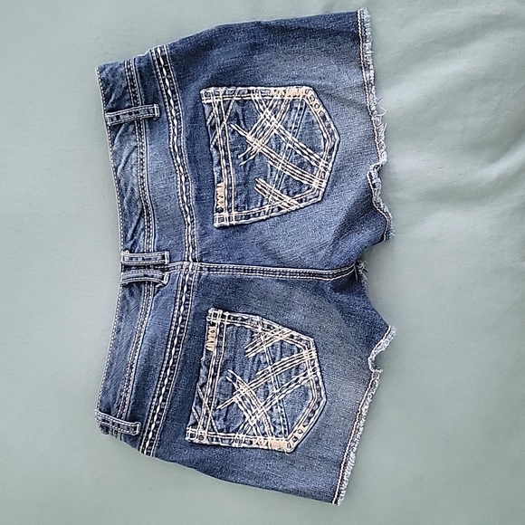 Matrices frayed shorts - Picture 2 of 2